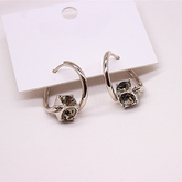 회전하는 다이아몬드 귀걸이