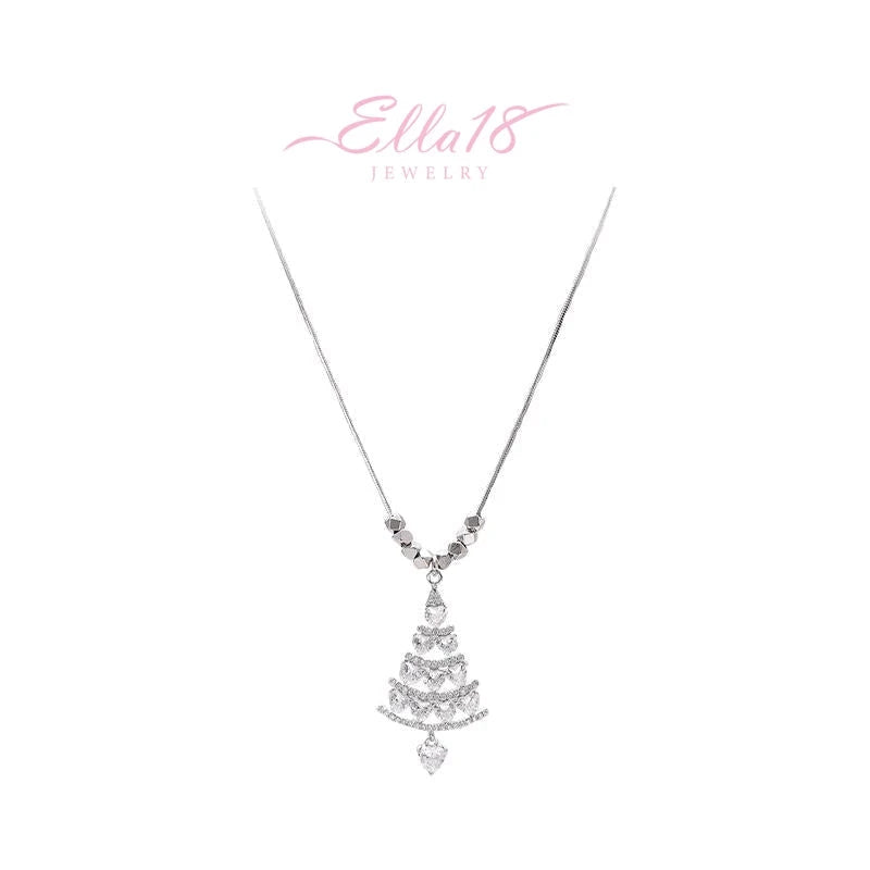 Detailed view of the 14K Gold-Plated Christmas Diamond Tree Necklaces chain and pendant