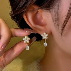 14K Gold-Plated Diamond Flower Earrings - elegant Golden Flower Earrings