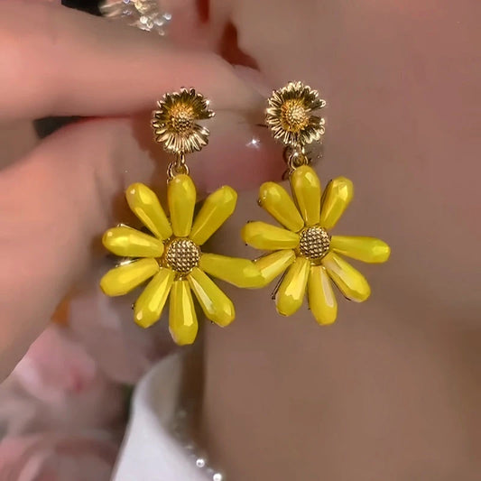 14K Gold-Plated Elegant Daisy Flower Tassel Earrings - elegant Daisy Tassel Earrings
