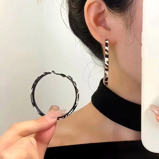 14K Gold-Plated Elegant Leopard Print Hoop Earrings - elegant Leopard Print Hoop Earrings