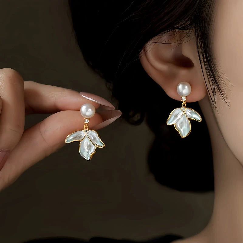 14K Gold-Plated Elegant Petal Pearl Earrings - elegant Petal Pearl Earrings