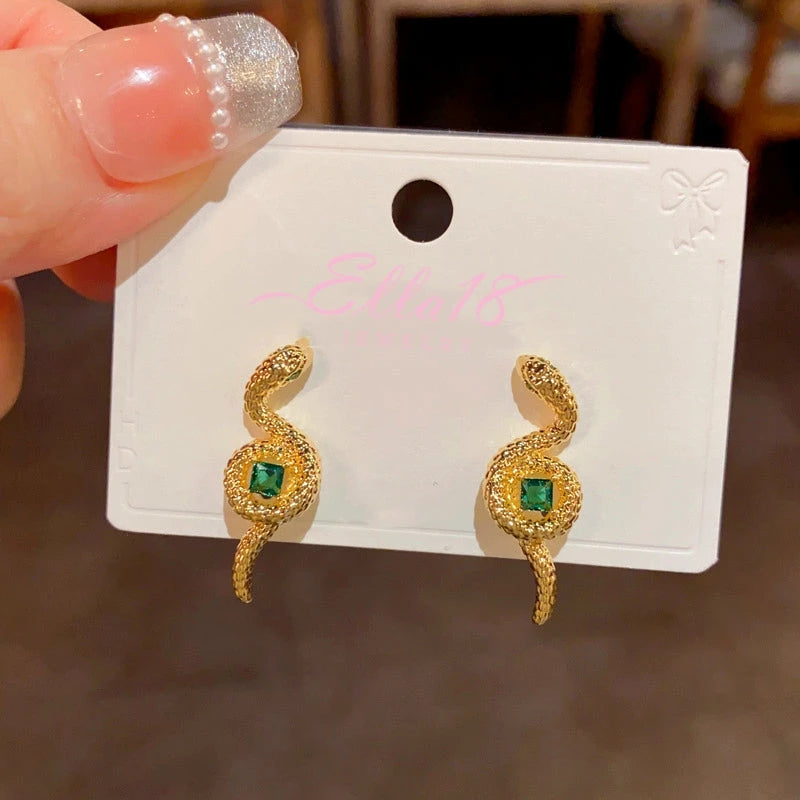 Close-up detail of the sparkling zircons and plating on the Green Diamond Earrings