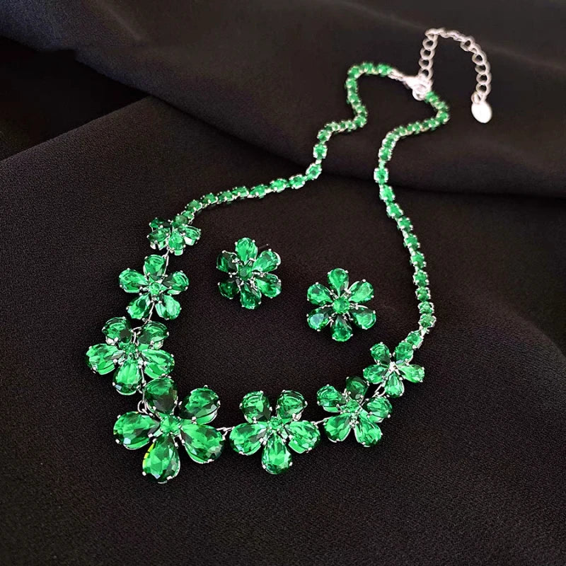 Detailed view of the 14K Gold-Plated Green Zircon Diamond Flower Necklace And Earrings Set chain and pendant