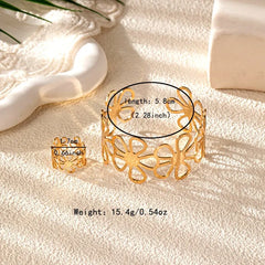 Close-up of the clasp and charm details on the Flower Cuff Ring Set