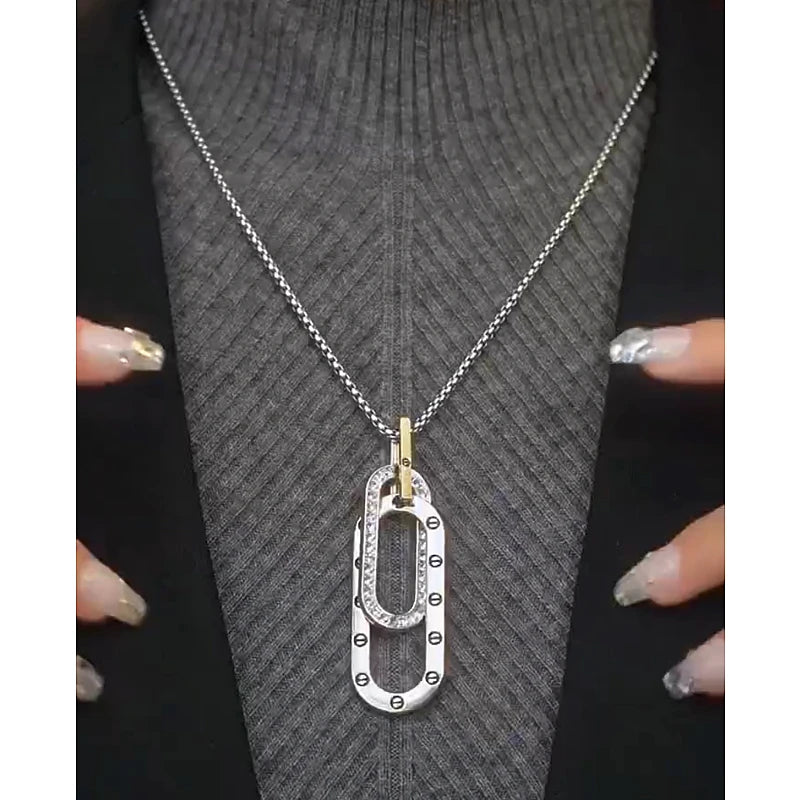 Close-up of the pendant and clasp on the Interlocking Circles