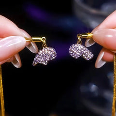 Detailed view of the 14K Gold-Plated Purple Diamond Magnetic Heart Necklaces chain and pendant