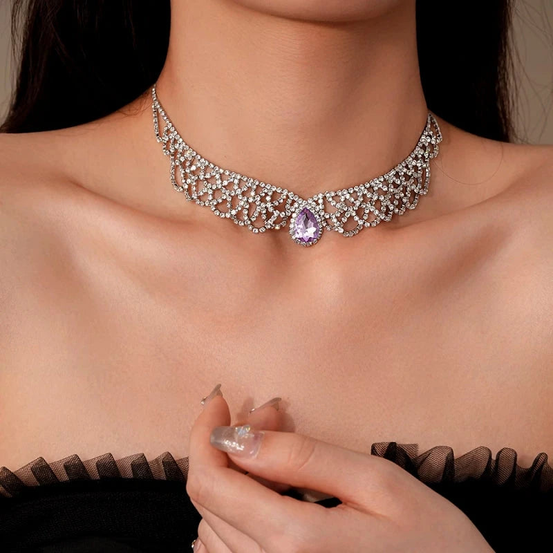 Close-up of the pendant and clasp on the Diamond Water Drop Set