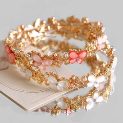 Full view of the elegant 14K Gold-plated Exquisite Zircon Pearl Butterfly Pearl Bracelets