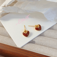 Close-up detail of the sparkling zircons and plating on the Red Gold Heart