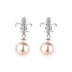 Close-up detail of the sparkling zircons and plating on the Five Fortunes Necklace