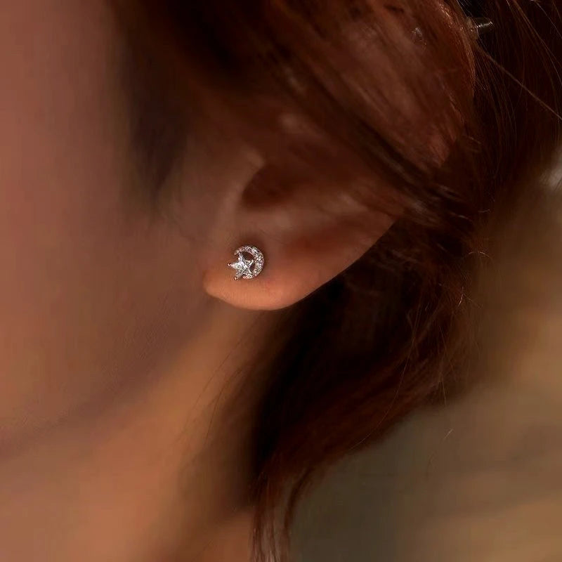 Close-up detail of the sparkling zircons and plating on the Pearl Fishtail Necklace