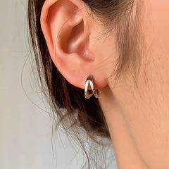 Close-up detail of the sparkling zircons and plating on the Double Chain Ring