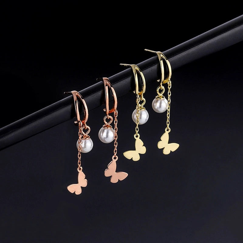 Styling the Double-Layer Necklace for a chic and modern look