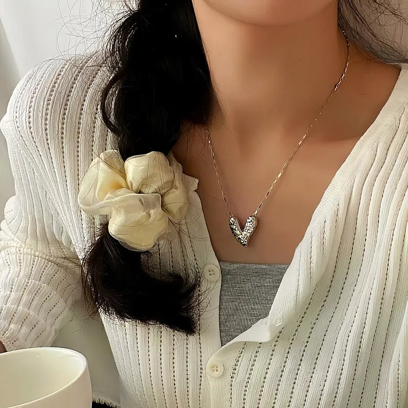 Sterling Silver Elegant Broken Heart Necklace - beautiful Clover Bracelet