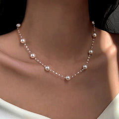 Close-up of the pendant and clasp on the Luxury Pearl Necklace