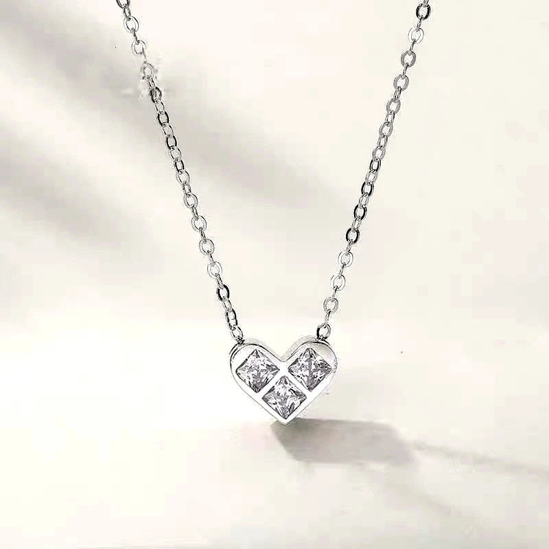 Detailed view of the Sterling Silver Luxury Zircon Geometric Heart Clavicle Necklace chain and pendant