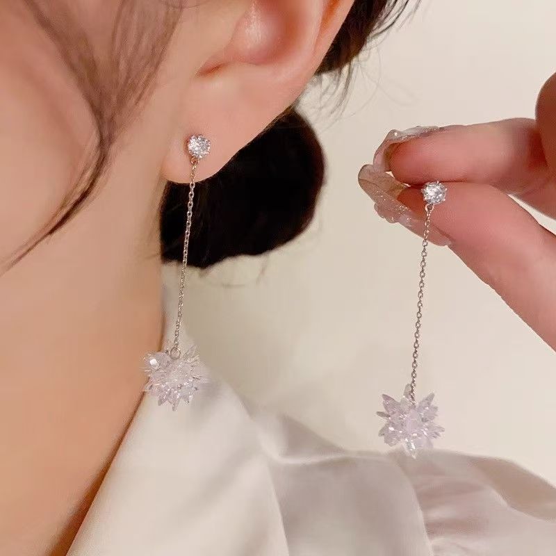 Exquisite White Snowflake Tassel Earrings