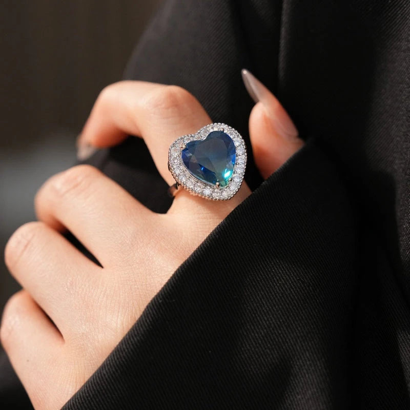 Side profile of the 14K Gold-Plated Adjustable Zircon Diamond Heart Rings ring band