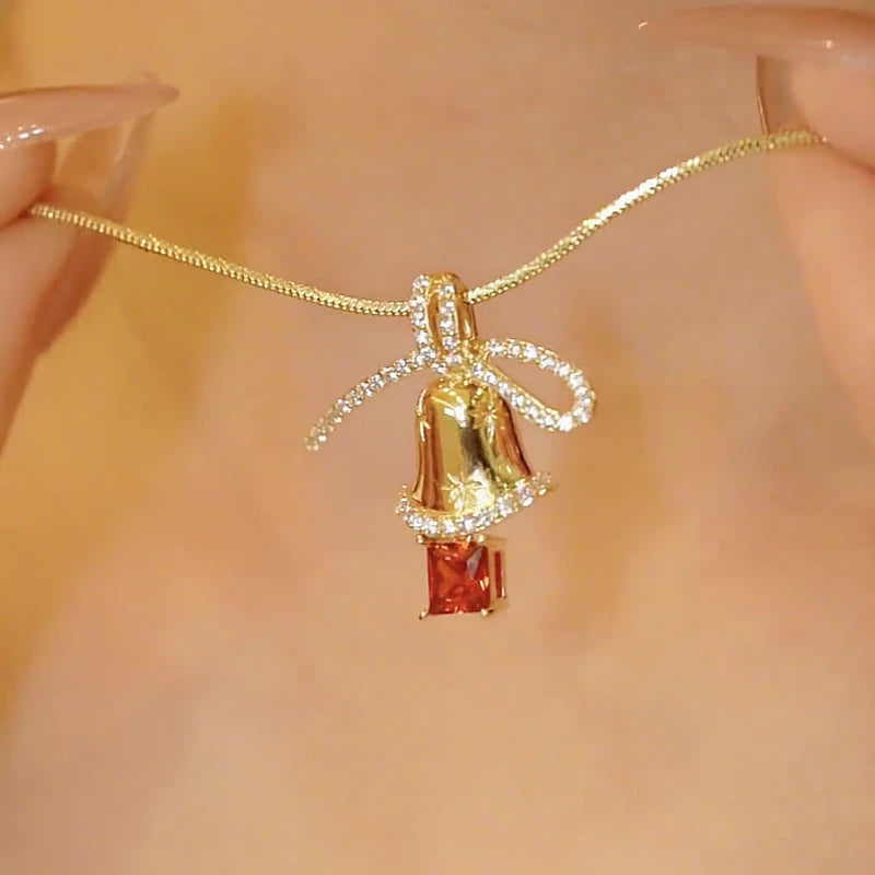 Detailed view of the sparkling accents on the Christmas Jewelry Set