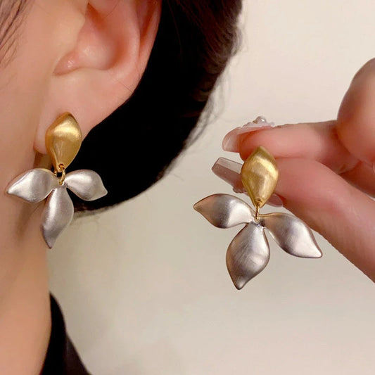 14K Gold-Plated Elegant Brushed Gold And Silver Contrast Leaf Earrings - elegant Two-Tone Leaf Earrings