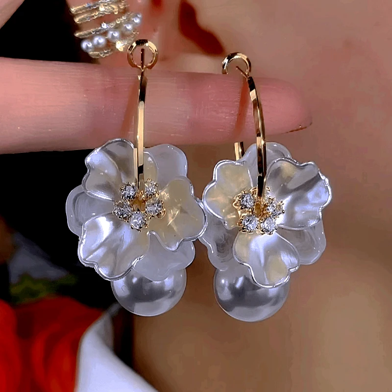 14K Gold-Plated Elegant Flower Pearl Earrings - elegant Flower Pearl Earrings