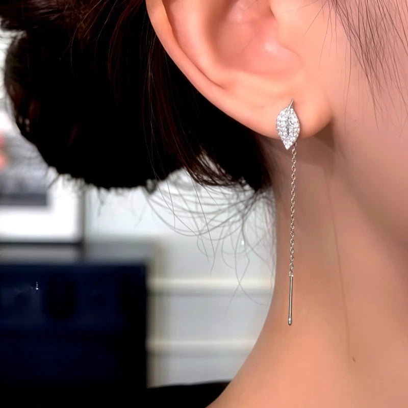 Close-up detail of the sparkling zircons and plating on the Leaf Threaders