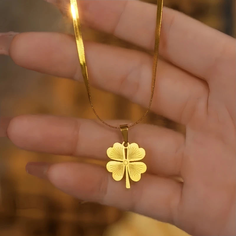14K Gold-Plated Four Leaf Pendant Necklace - beautiful Clover Necklace