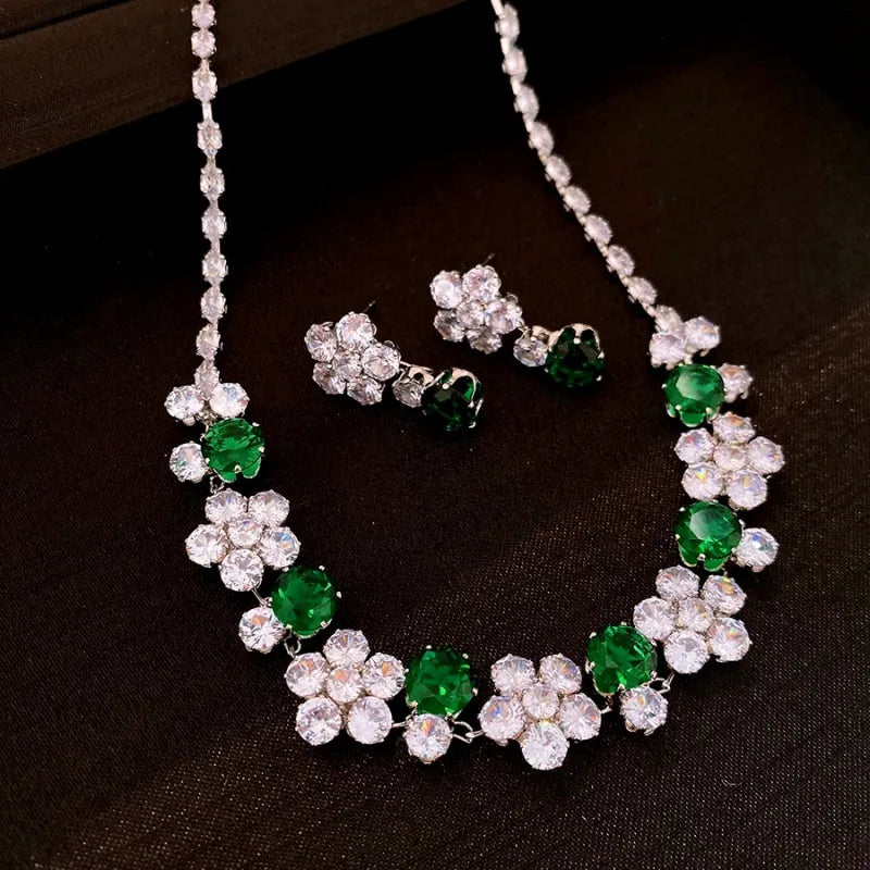 Close-up of the pendant and clasp on the Green Flower Set