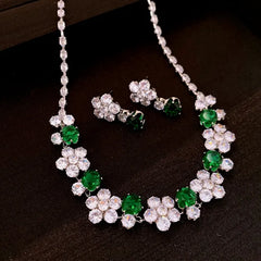 Close-up of the pendant and clasp on the Green Flower Set