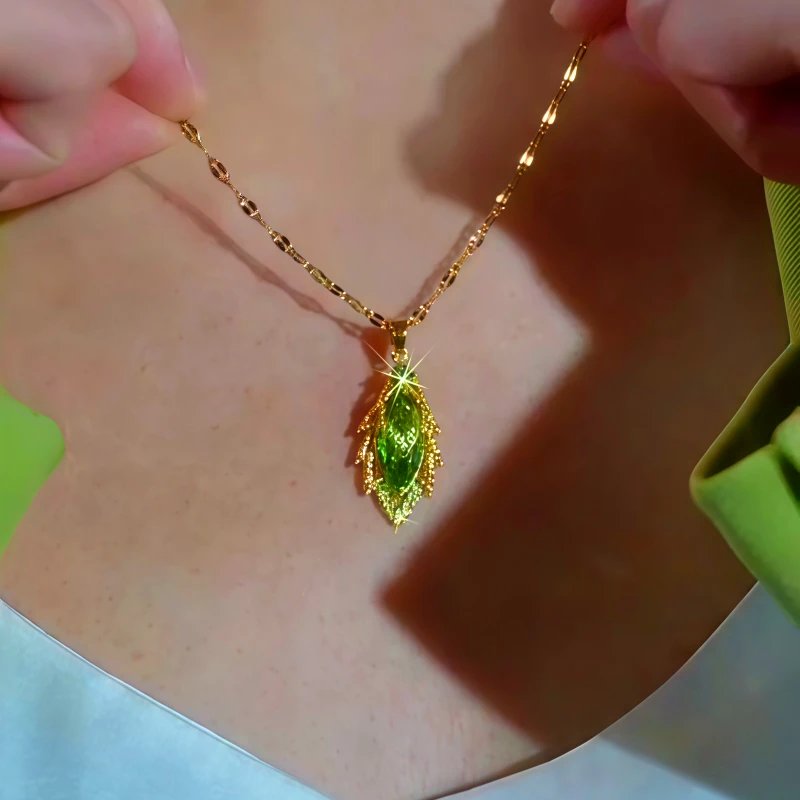 14K Gold-Plated Green Zircon Diamond Leaf Necklace - beautiful Zircon Leaf Necklace