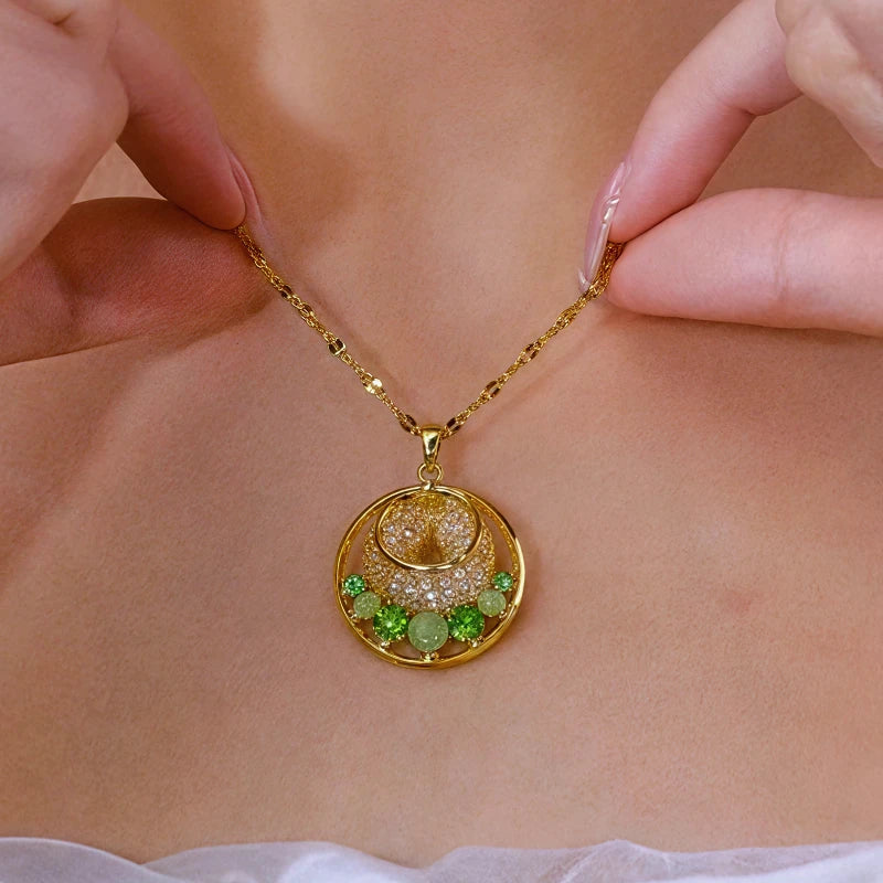 Detailed view of the 14K Gold-Plated Luxury Green Diamond Cat's Eye Stone Mesh Hoop Necklace chain and pendant