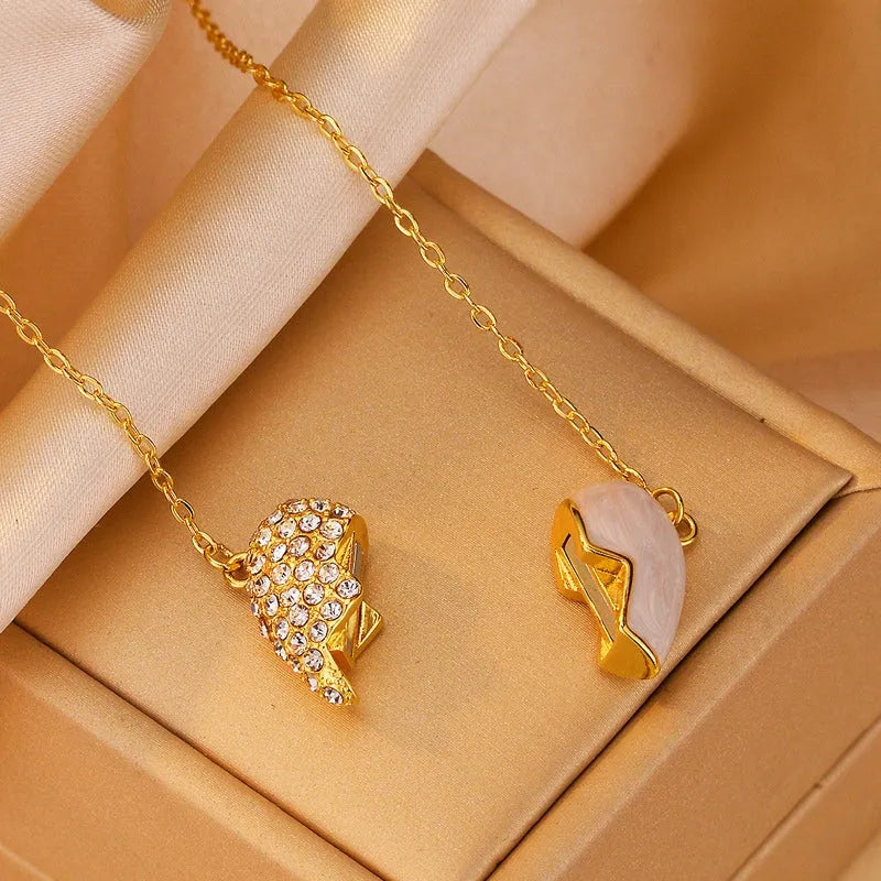 Detailed view of the 14K Gold-Plated Magnetic Zircon Diamond Heart Necklace chain and pendant