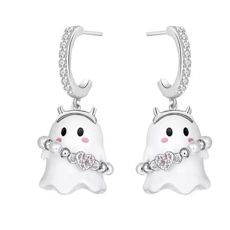 Close-up detail of the sparkling zircons and plating on the Ghost Halloween Set