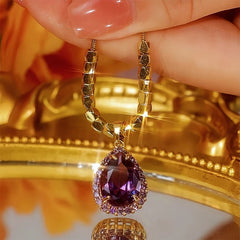 Close-up of the pendant and clasp on the Zircon Water Drop