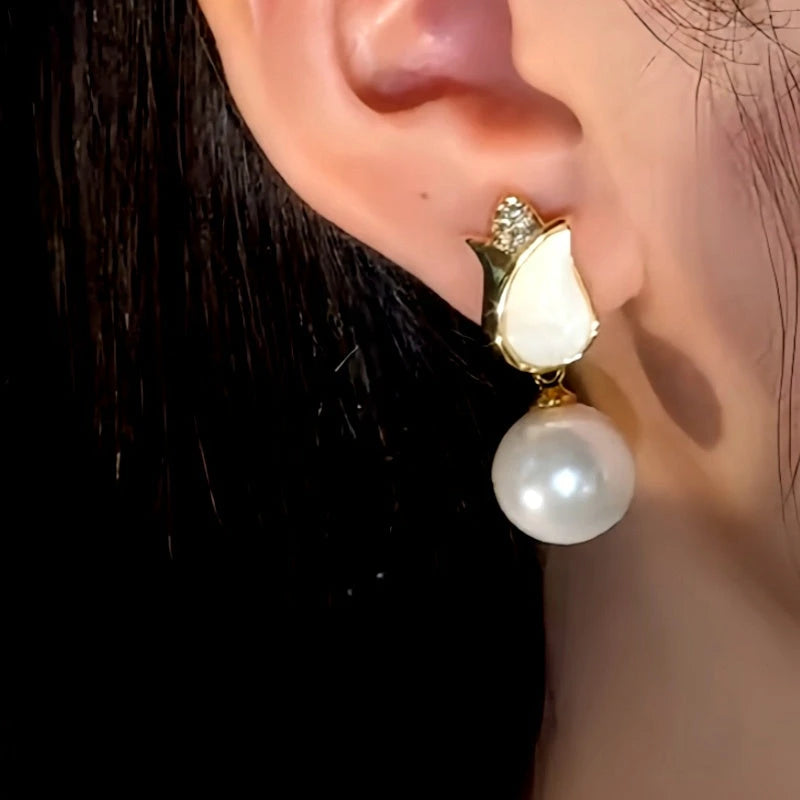 Styling the Tulip Pearl Set for a chic and modern look