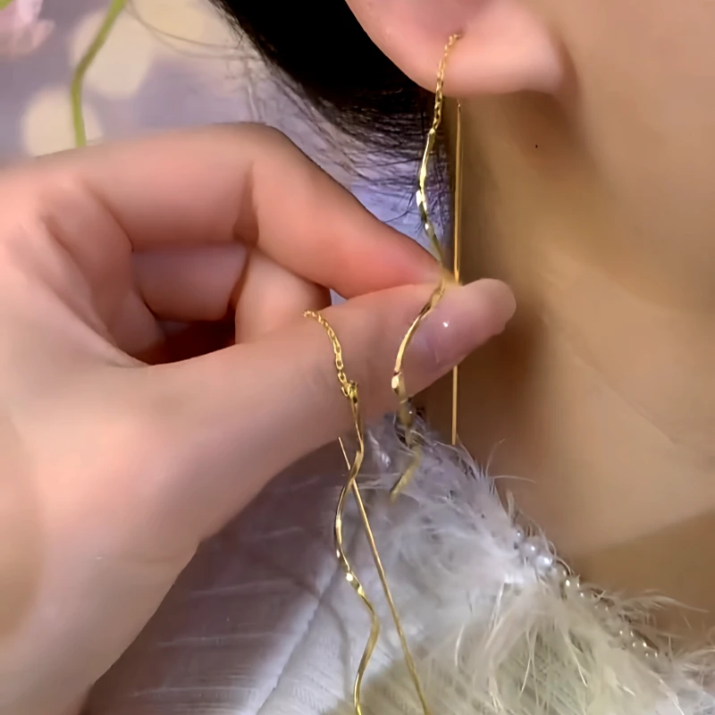 Close-up detail of the sparkling zircons and plating on the Wavy Chain Threaders