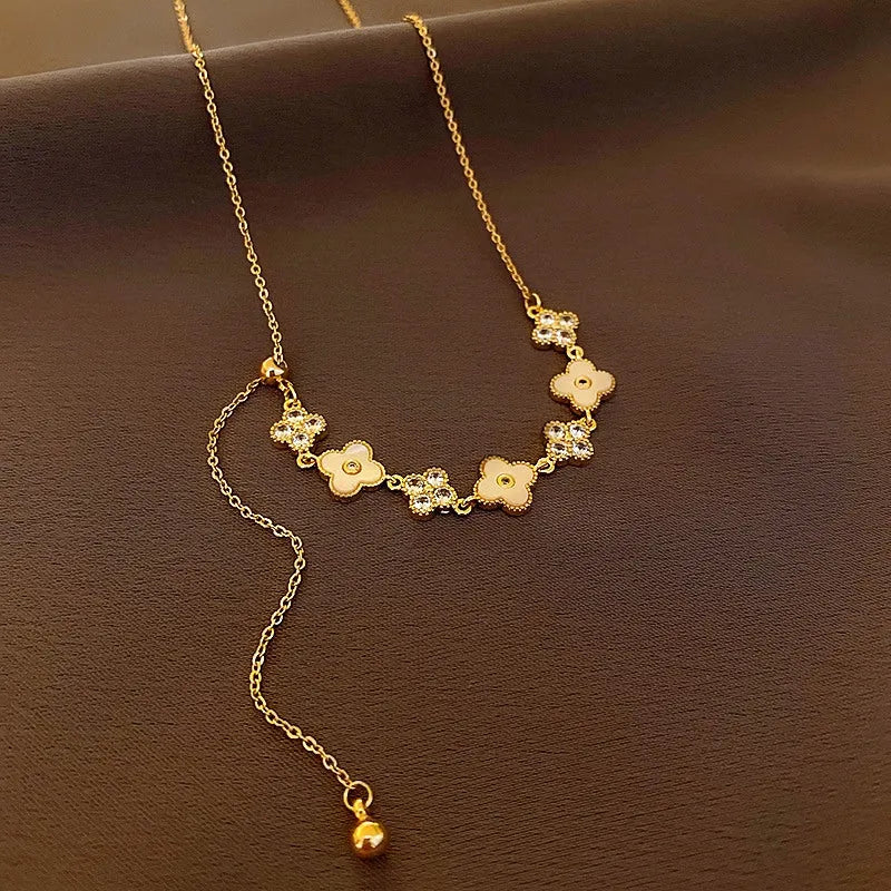 Close-up of the pendant and clasp on the Mother of Pearl Flower