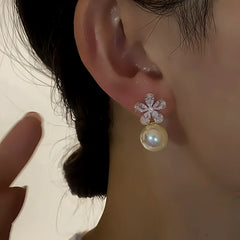 Close-up detail of the sparkling zircons and plating on the Golden Flower Pearl