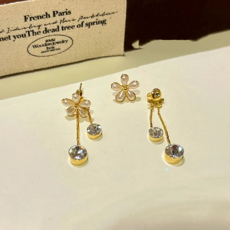 Perfect Golden Flower Tassel for adding glamour to any outfit