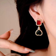 Close-up detail of the sparkling zircons and plating on the Geometric Heart Square