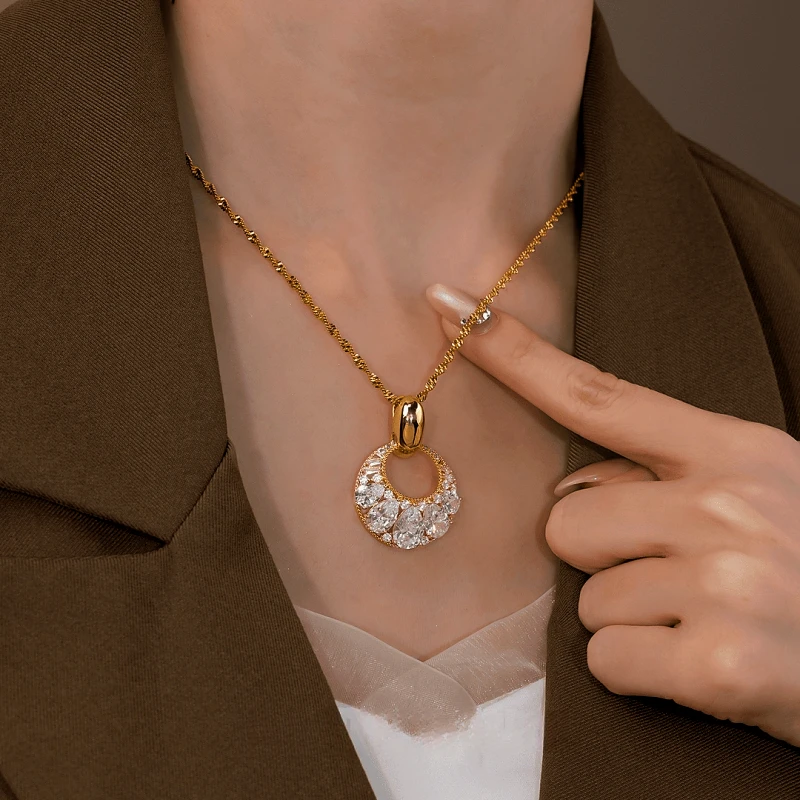 14K Gold-Plated Zircon Peace Pendant Necklace - beautiful Jade Peace Buckle