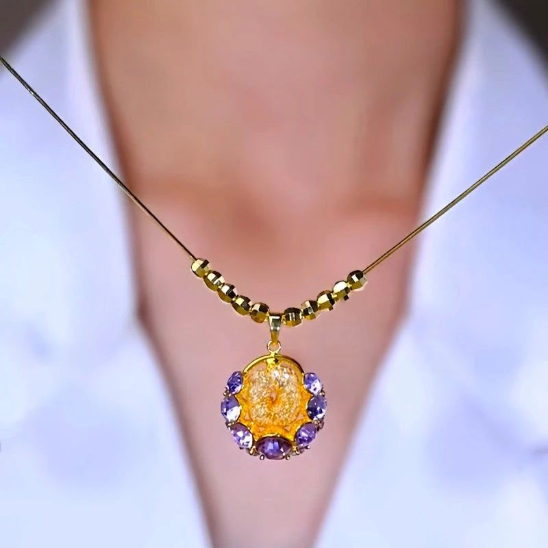 Close-up of the pendant and clasp on the Pendant Necklace