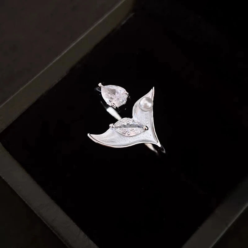 Top-down view of the sparkling 14K Gold Plated Zircon Fishtail Adjustable Rings