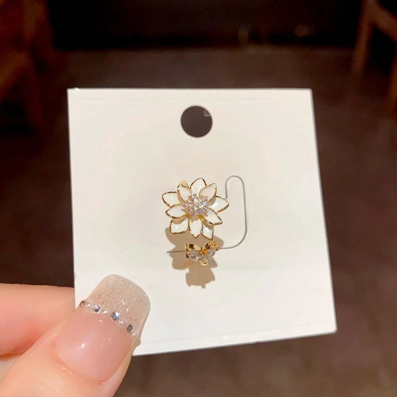 Top-down view of the sparkling 14K Gold Plated Zircon Flower Adjustable Rings