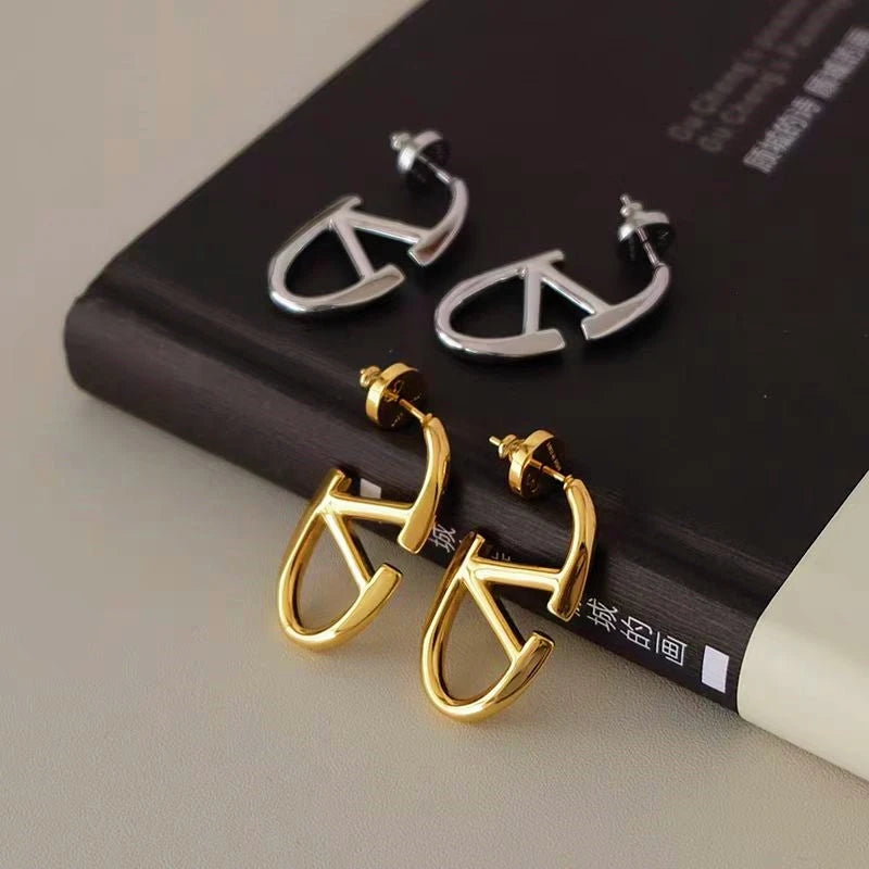 18K Gold-Plated Letter V Earrings - elegant Letter V Earrings