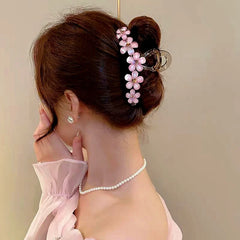 Angled view of the stylish Elegant Acrylic Flower Hair Clip