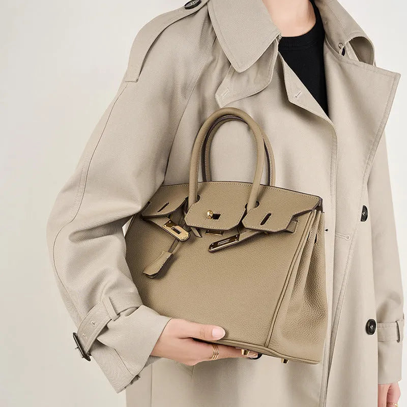 Detail of the color and pattern on the Cowhide Handbags