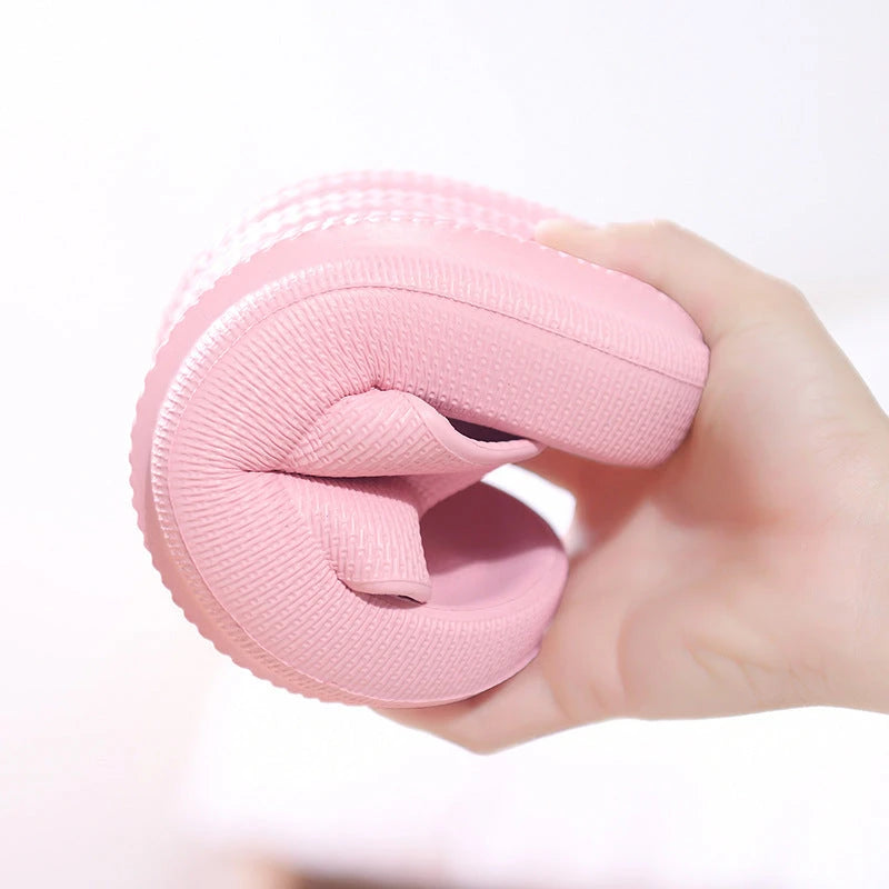 Another beautiful perspective of the Plastic Thick-soled Sandals