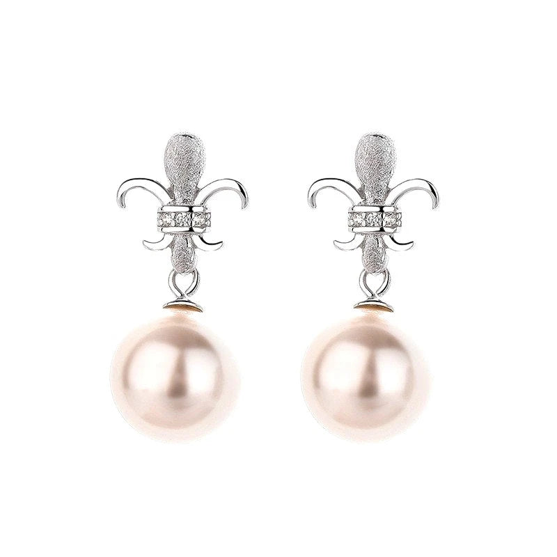 Close-up detail of the sparkling zircons and plating on the Five Fortunes Necklace